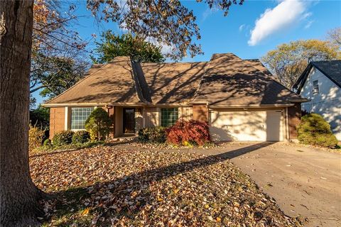 8280 W 117th Street, Overland Park, KS 66210 - #: 2582654