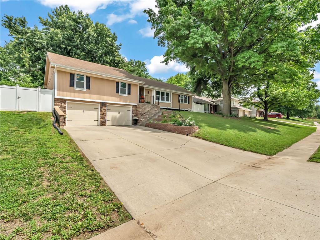 3137 Lakeview Circle