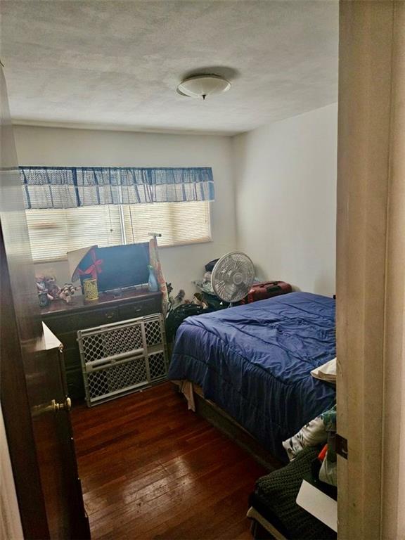 Topeka, Kansas 66611, United States, 3 Bedrooms Bedrooms, ,1 BathroomBathrooms,Residential,Pending,26516