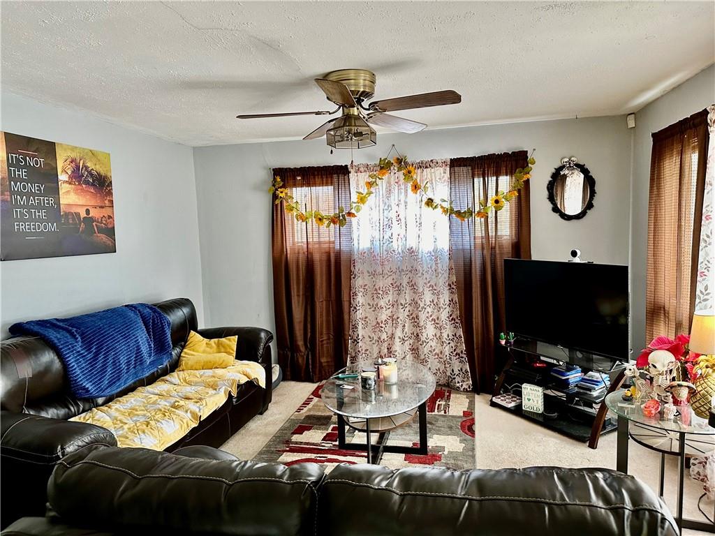 Topeka, Kansas 66611, United States, 3 Bedrooms Bedrooms, ,1 BathroomBathrooms,Residential,Pending,26516