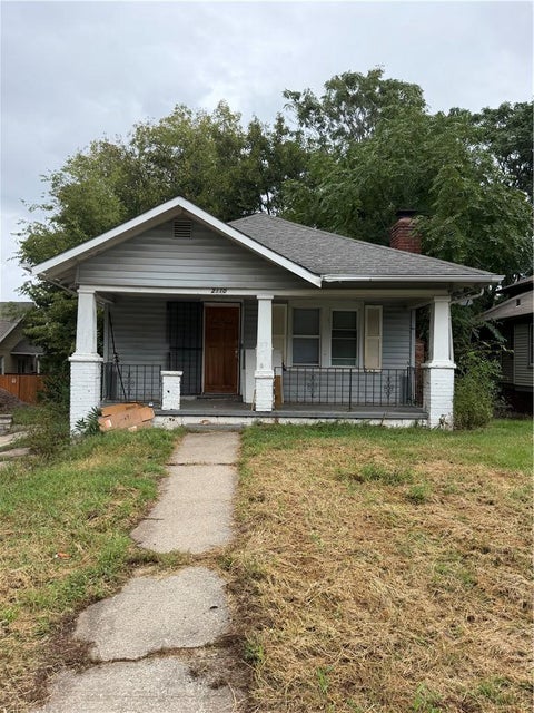 Photo of 2110 E 69th Street, Kansas City, MO 64132 (MLS # 2643613)