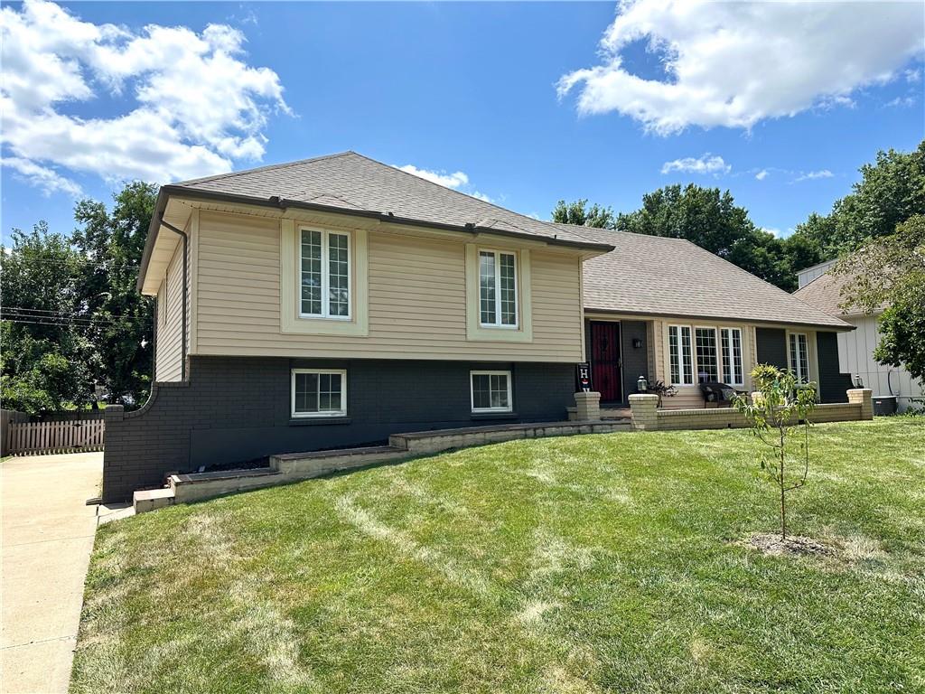 View Blue Springs, MO 64014 house