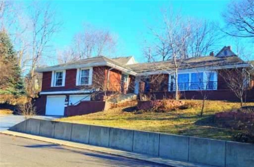 Photo of 245 N Main Street, Liberty, MO 64068 (MLS # 2588890)