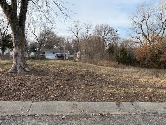4918 N WALLACE AVE, KANSAS CITY, MO 64119 - Image 6c11e2ef570e32ee4e1ff20d2dda7859/1857846730