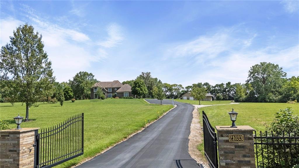 21033 Long Terrace