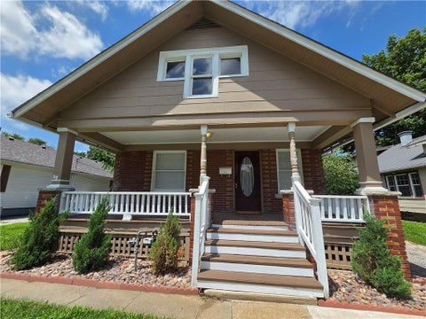 Photo of 628 S Ash Avenue, Independence, MO 64053 (MLS # 2628914)