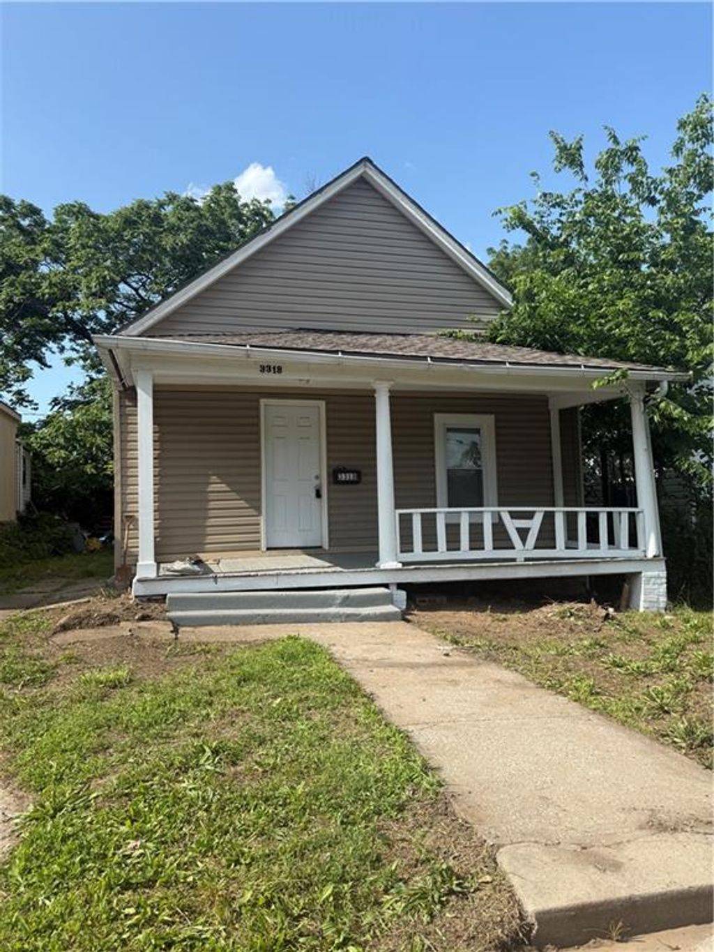 Photo of 3318 E 24th Street, Kansas City, MO 64127 (MLS # 2599109)