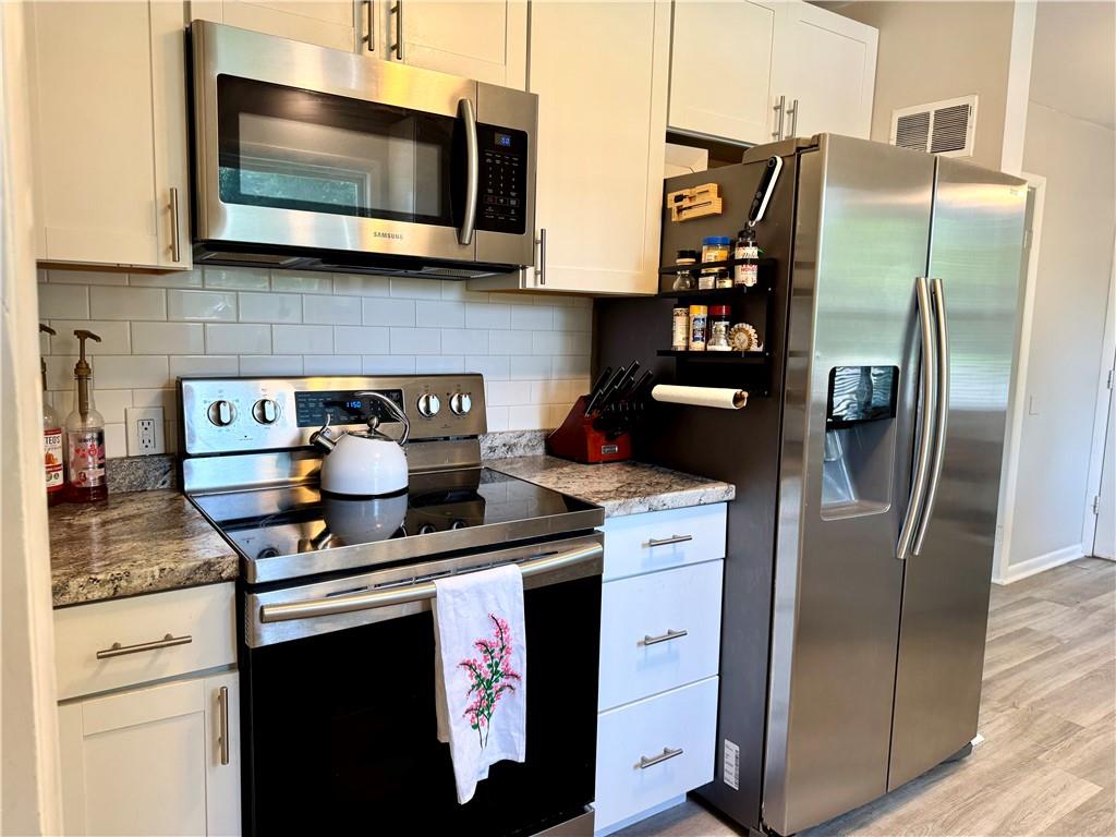 8824 W 69th Street