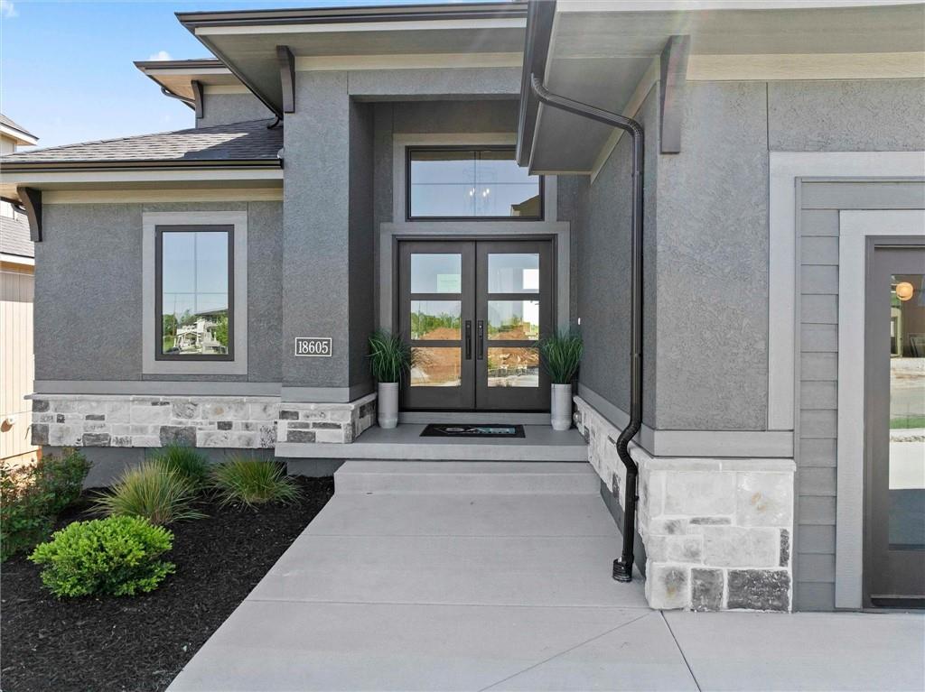 18605 Mohawk Lane