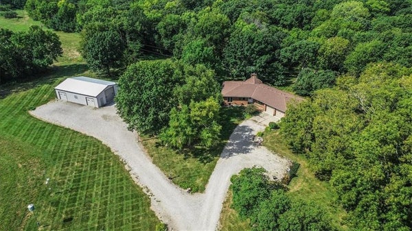 23776 CLARE RD, PAOLA, KS 66071 - Image 6c7e1973f06e5d0184d27bf678f77d20/2205679840