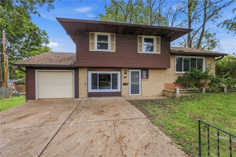 Photo of 408 N Kirk Avenue, Independence, MO 64050 (MLS # 2644417)