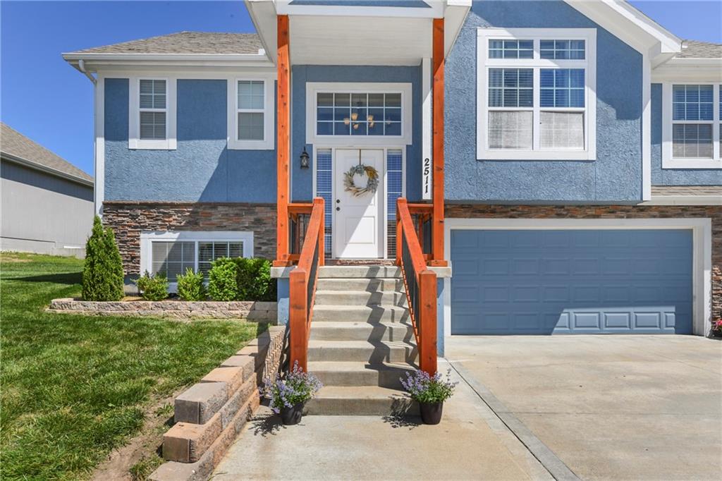 2511 E Maple Court
