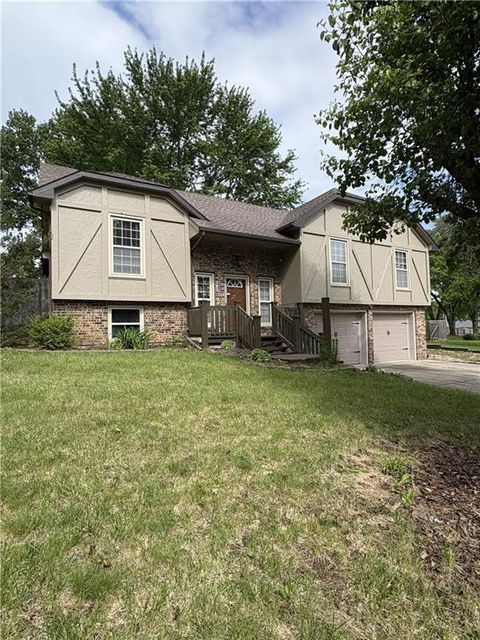 Photo of 1112 Fairway Drive, Richmond, MO 64085 (MLS # 2617441)