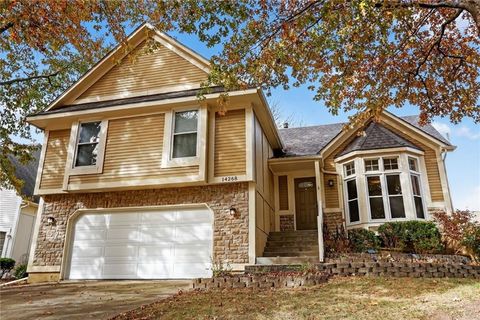 Photo of 14268 W 124th Street, Olathe, KS 66062 (MLS # 2585121)