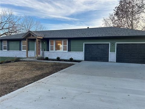 301 NW 81st Street Kansas City MO 64118