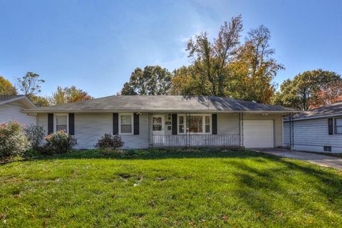 Photo of 6705 E 99th Street, Kansas City, MO 64134 (MLS # 2627137)