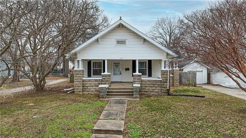 605 S Main Street Windsor MO 65360