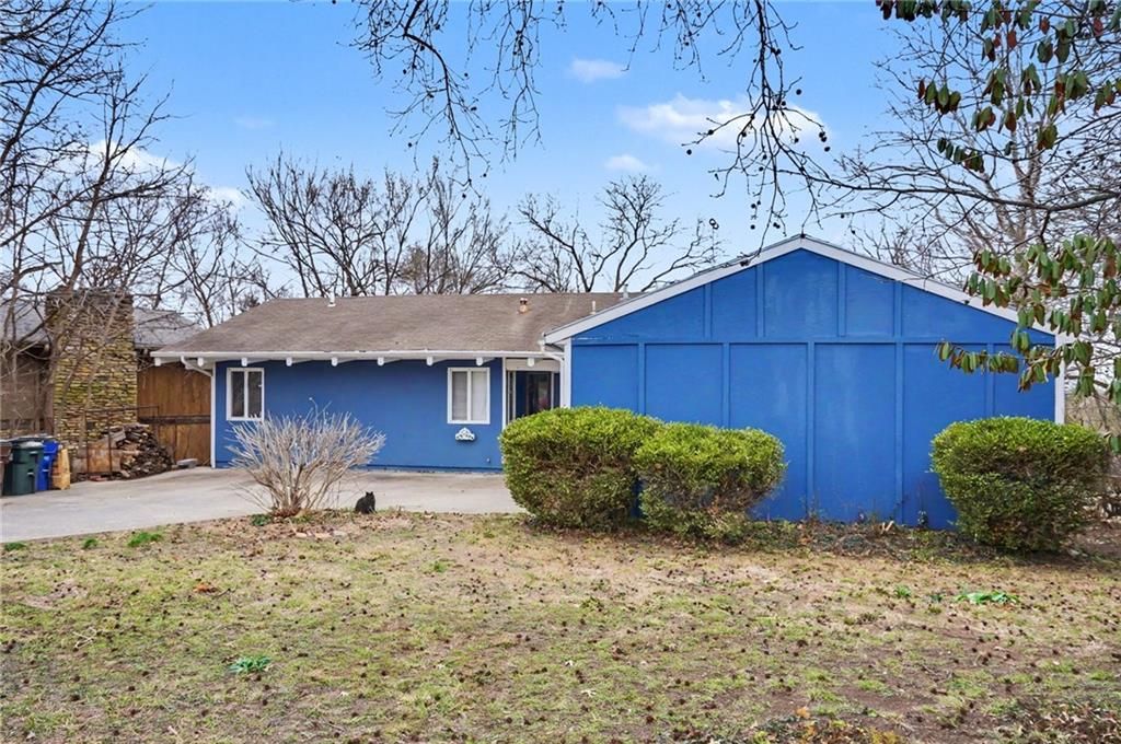 Photo of 2933 Harvard Road, Lawrence, KS 66049 (MLS # 2608084)