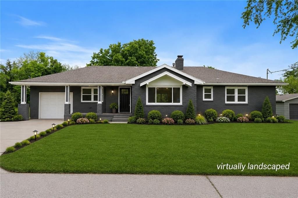 Photo of 112 W Kay Street, Lansing, KS 66043 (MLS # 2618547)