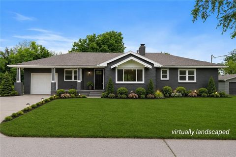 Photo of 112 W Kay Street, Lansing, KS 66043 (MLS # 2618547)