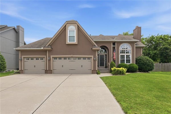1425 SW 44TH ST, LEES SUMMIT, MO 64082 - Image 6cf9df1402bf3cf031f8955809d1b98f/3860504971