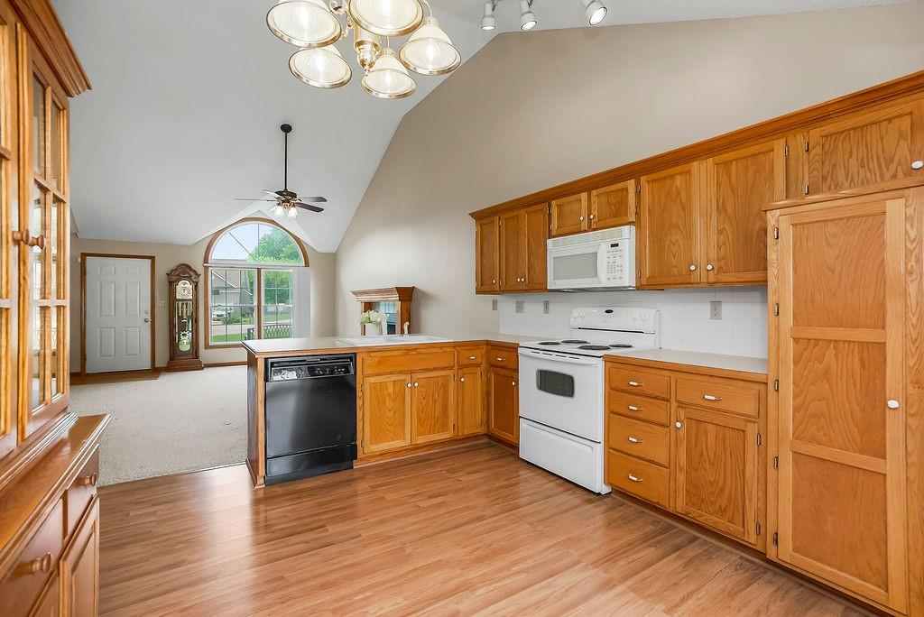 1104 NW Creek Side Court