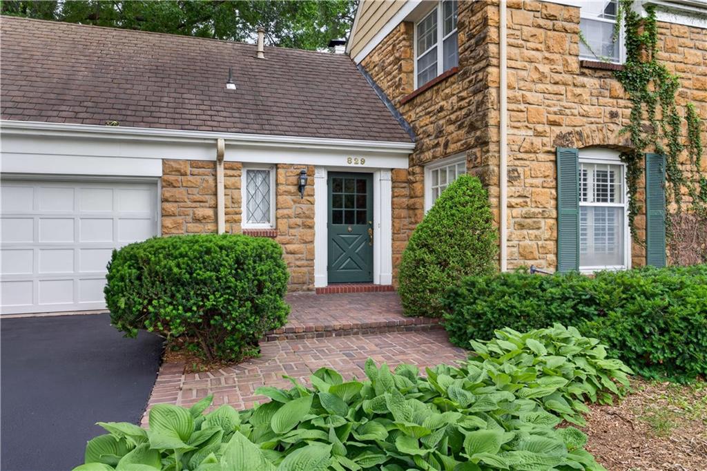 829 W 54th Terrace