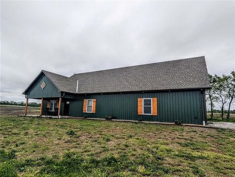 Photo of 18306 Ozark Lane, Higginsville, MO 64037 (MLS # 2614443)