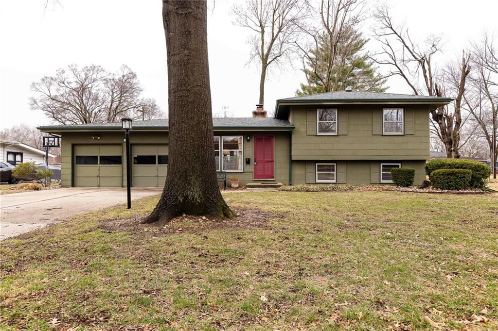 6404 N Walrond Avenue