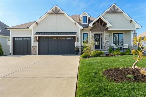 325 Ambersham Drive Lee's Summit MO 64081