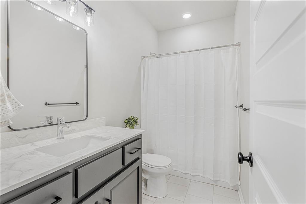 604 SW Meadowood Drive