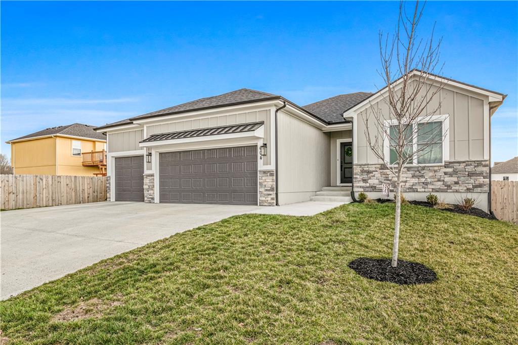 604 SW Meadowood Drive