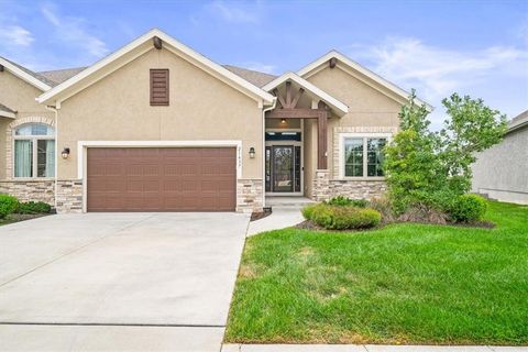Photo of 21437 W 116th Place, Olathe, KS 66061 (MLS # 2579802)