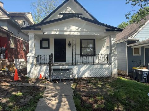 Photo of 805 Spruce Avenue, Kansas City, MO 64124 (MLS # 2616517)