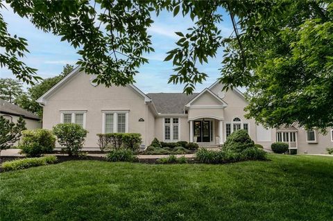 Photo of 5002 W 143rd Terrace, Leawood, KS 66224 (MLS # 2620258)