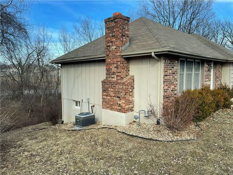 Tiny photo for 1310 N Forest Lane, Liberty, MO 64068 (MLS # 2599027)