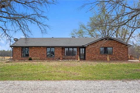 1537 N 300 Road Baldwin City KS 66006