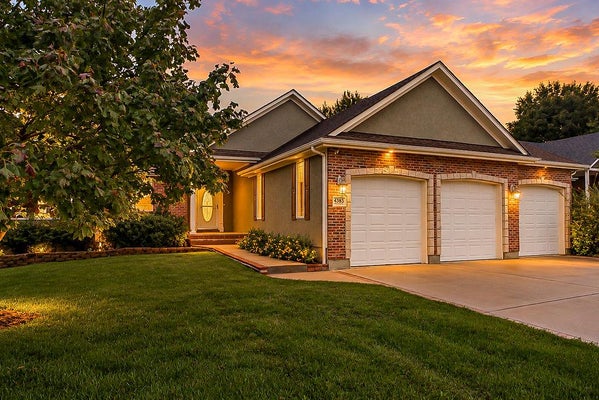 4383 SW CREEKVIEW DR, LEES SUMMIT, MO 64082 - Image 6e1bb571d2a314dacbbccc0070d90acd/3947317010