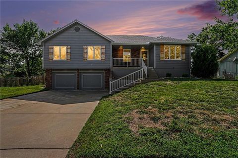Photo of 12113 E 78th Terrace, Kansas City, MO 64138 (MLS # 2629370)