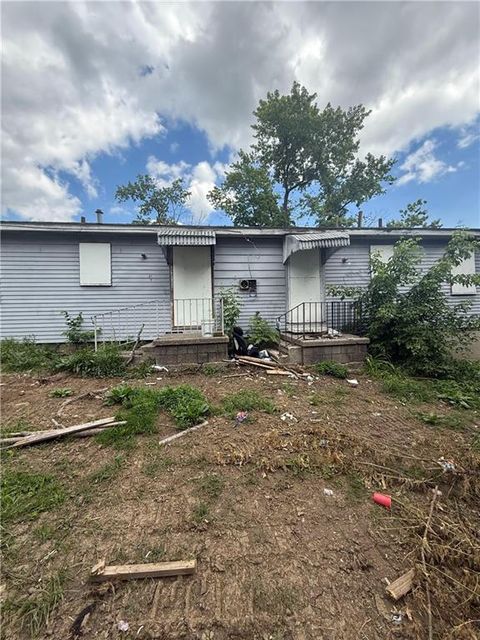 1702 Bellaire Avenue Kansas City MO 64126