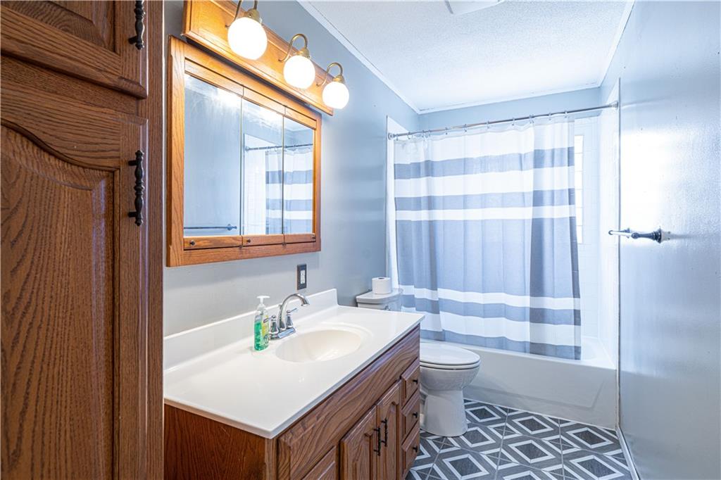 St Joseph, Missouri 64503, United States, 4 Bedrooms Bedrooms, ,2 BathroomsBathrooms,Residential,Active,169468