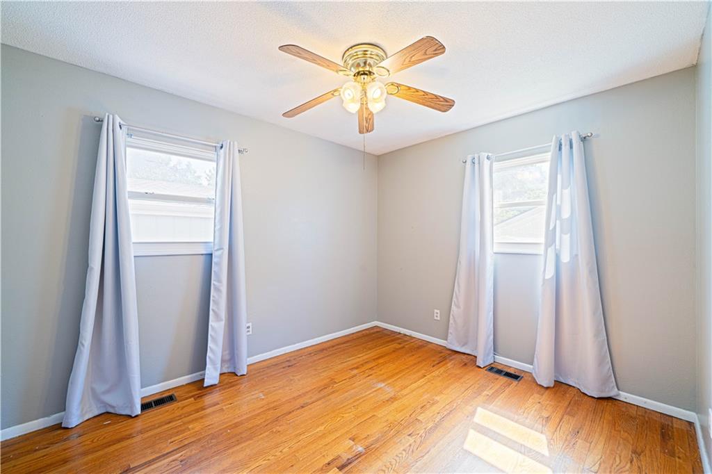 St Joseph, Missouri 64503, United States, 4 Bedrooms Bedrooms, ,2 BathroomsBathrooms,Residential,Active,169468