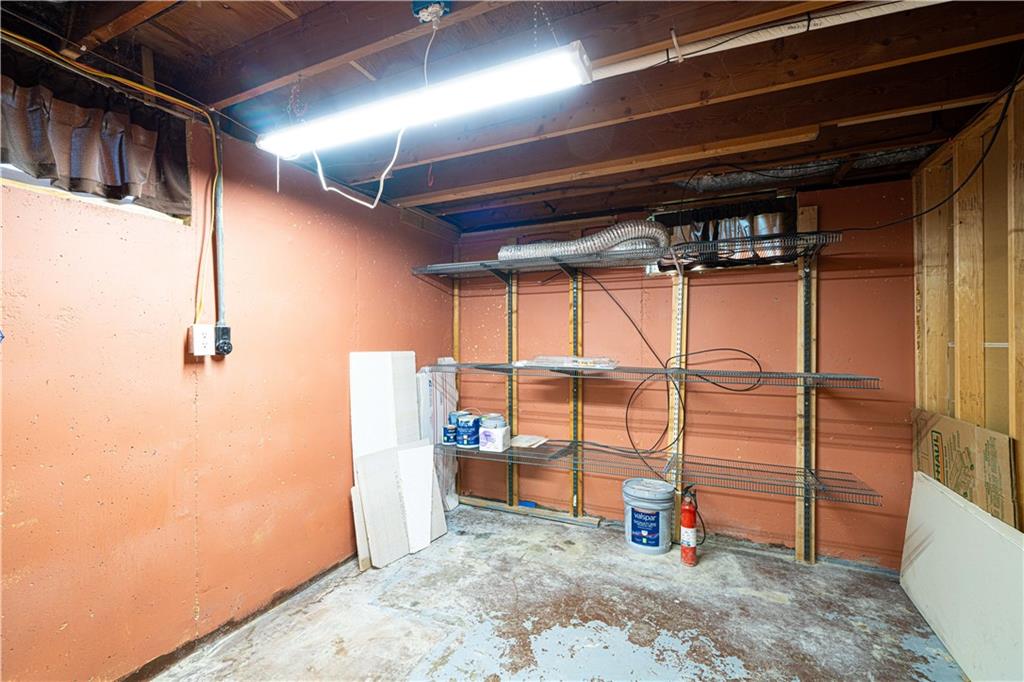 St Joseph, Missouri 64503, United States, 4 Bedrooms Bedrooms, ,2 BathroomsBathrooms,Residential,Active,169468