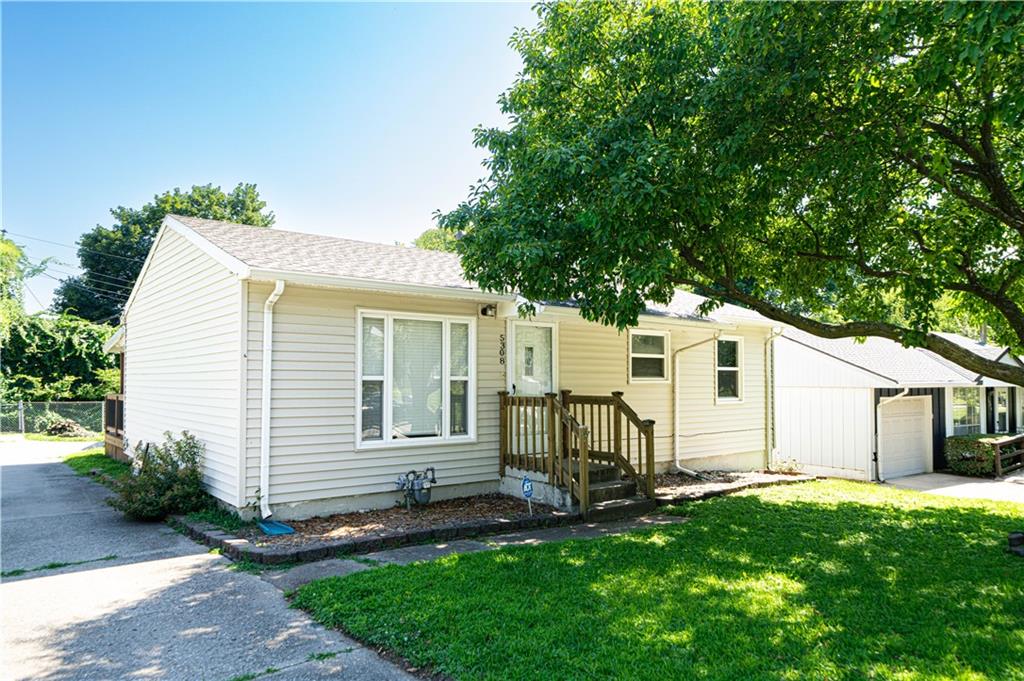 St Joseph, Missouri 64503, United States, 4 Bedrooms Bedrooms, ,2 BathroomsBathrooms,Residential,Active,169468