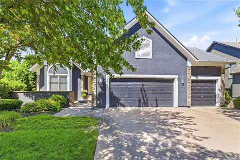 Photo of 15706 S WIDMER Street, Olathe, KS 66062 (MLS # 2617751)