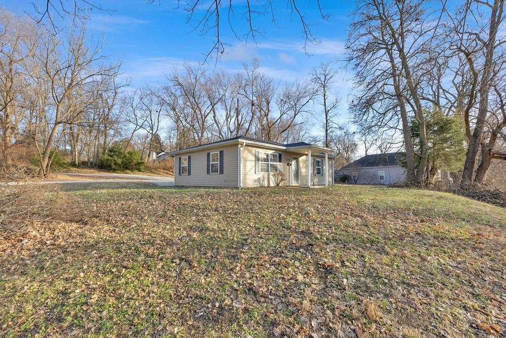 Photo of 1521 N 15th Street, St Joseph, MO 64505 (MLS # 2592447)