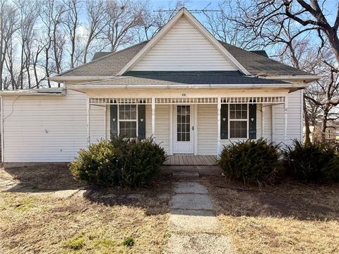 Photo of 416 S 5th Street, Hopkins, MO 64461 (MLS # 2606960)