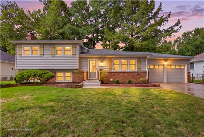 9624 Woodson Drive Overland Park KS 66207