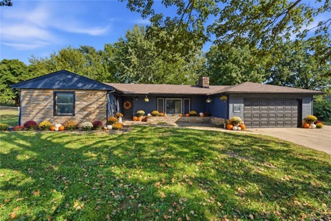 Photo of 4409 Ridgeway Avenue, Kansas City, MO 64133 (MLS # 2646726)