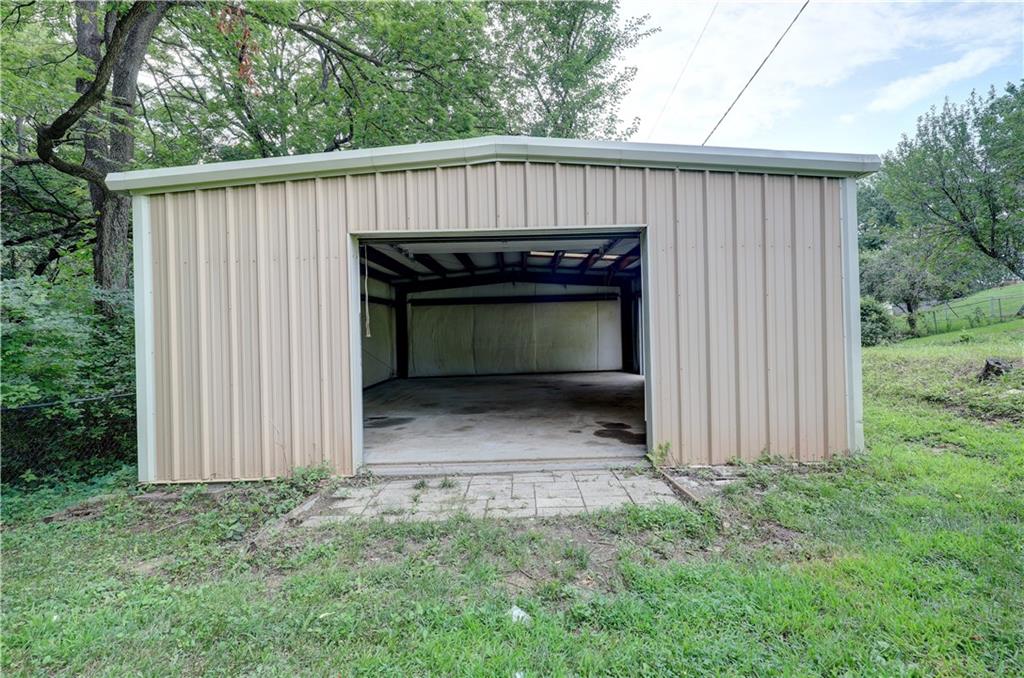 11015 Crooked Road - Photo 3
